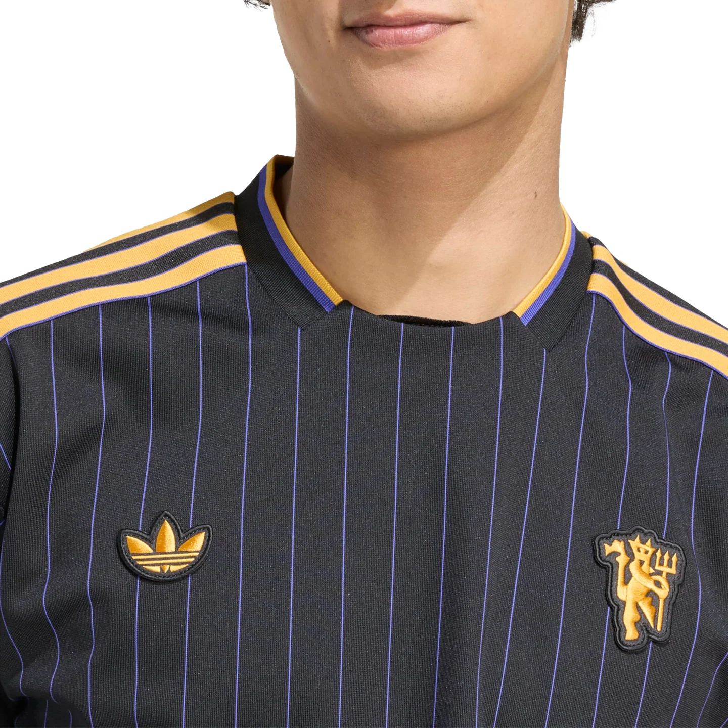 Adidas Manchester United Icon Jersey - Image 4